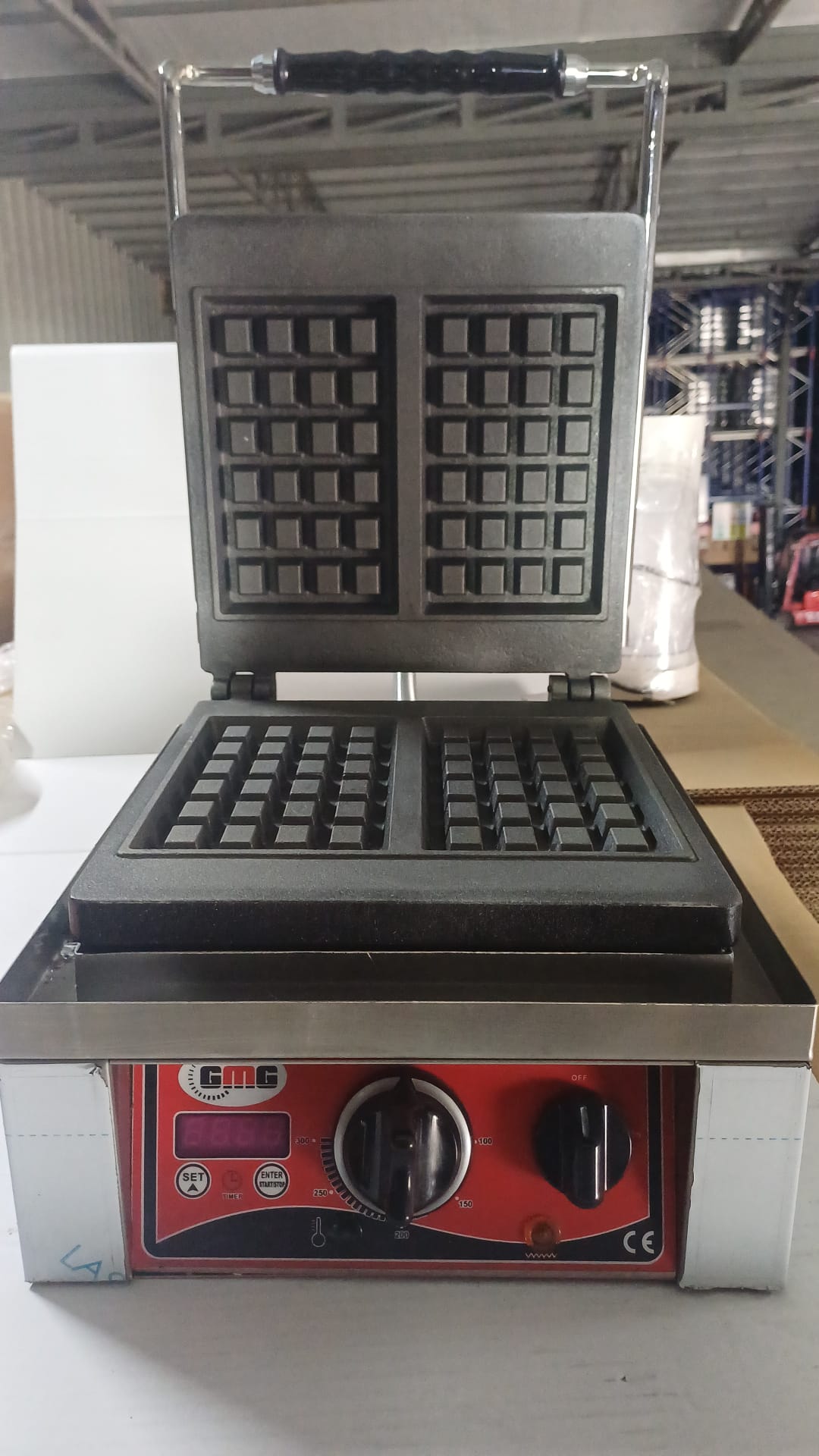 WAFFLE MAKİNESİ
